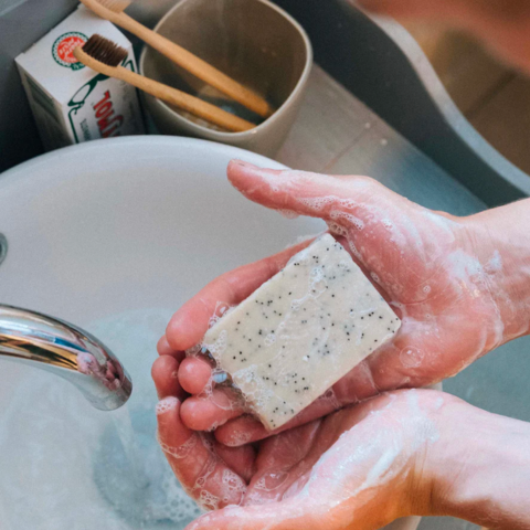 Lavender, Litsea and Poppy Seed Soap Bar