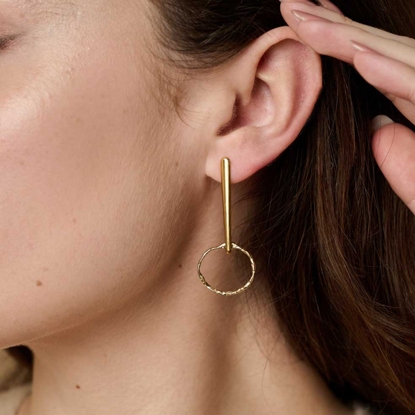 A Weathered Penny Cora Earrings in gold