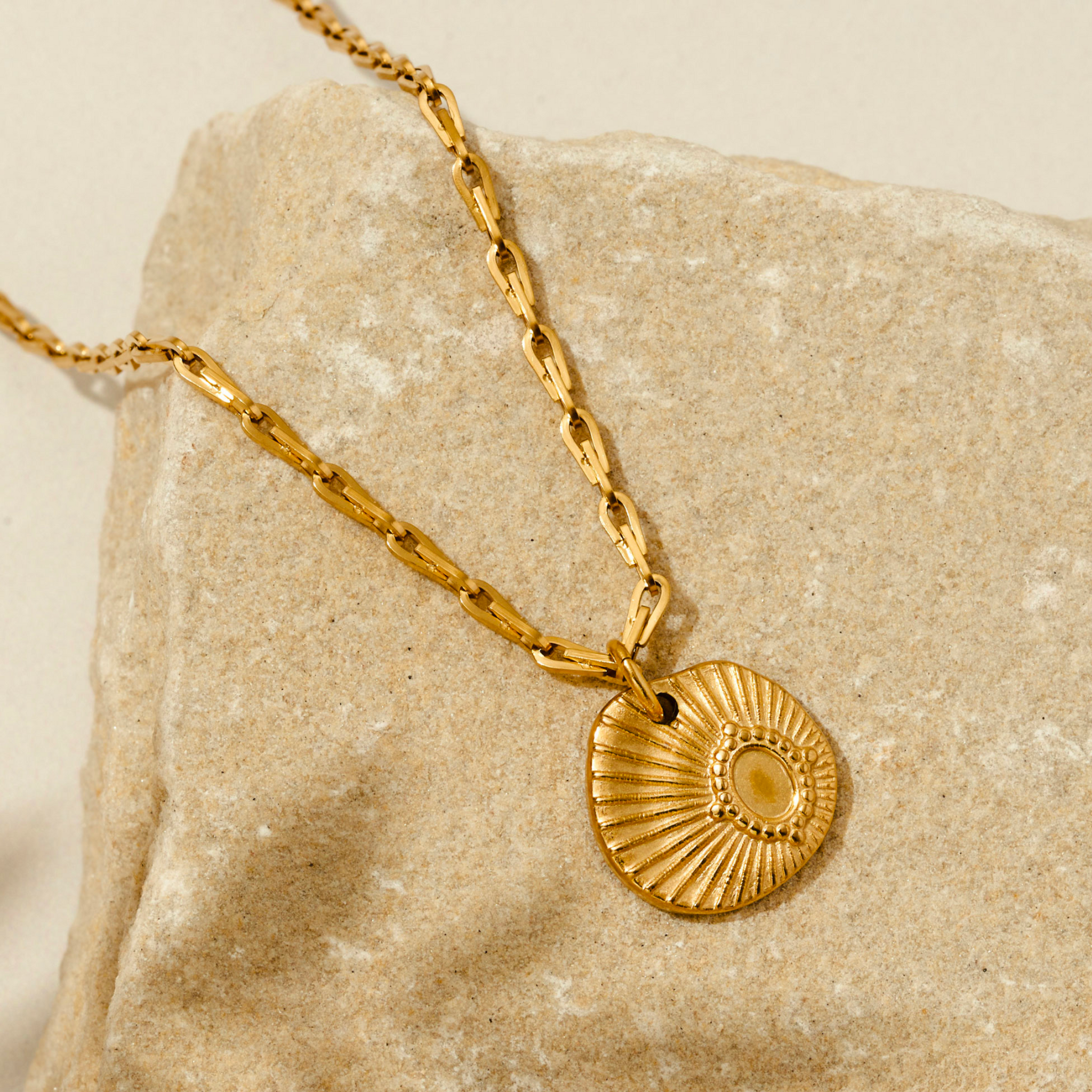 A Weathered Penny Priya Necklace | Gold