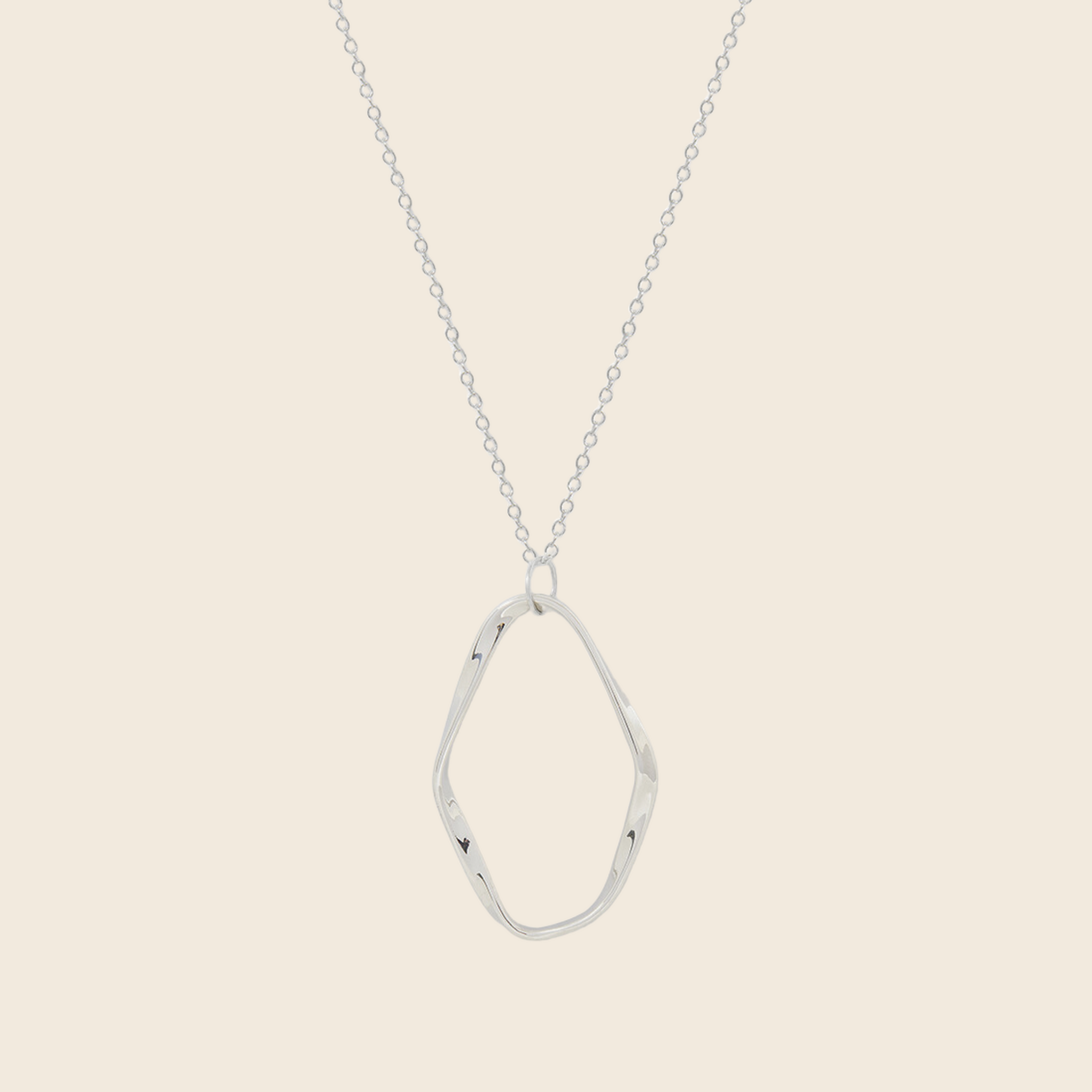 A Weathered Penny Farah Necklace in Silver