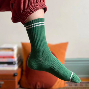 Le bon shoppe boyfriend socks in moss green