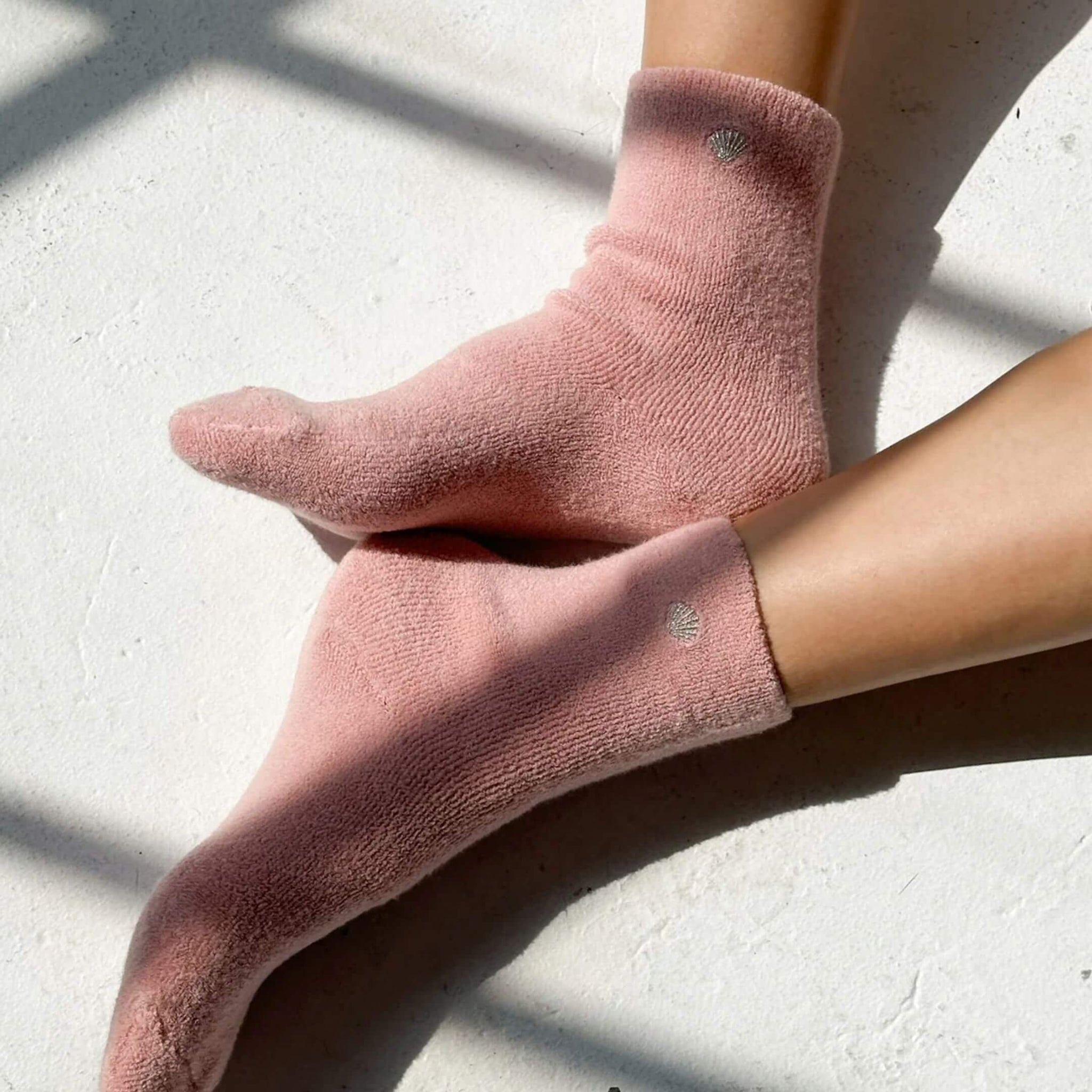 Embroidered Cloud Socks | Rose Pink with Silver Seashell