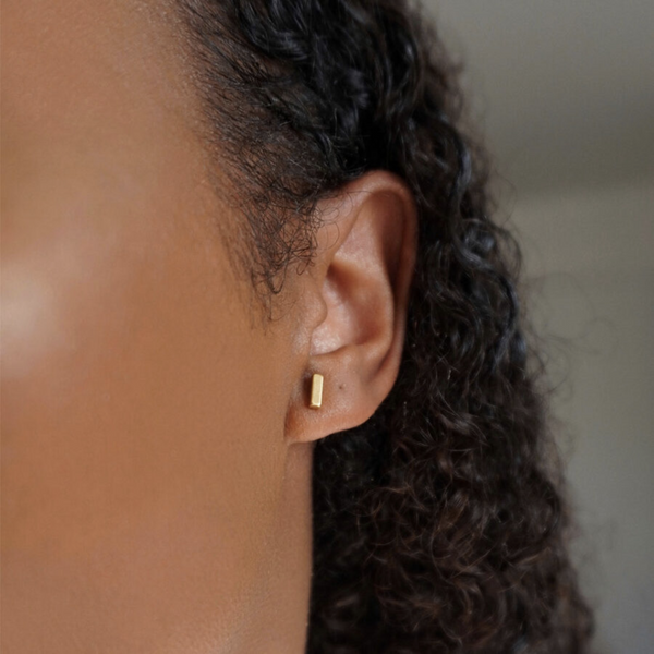 A Weathered Penny Minimal Bar Studs in Gold