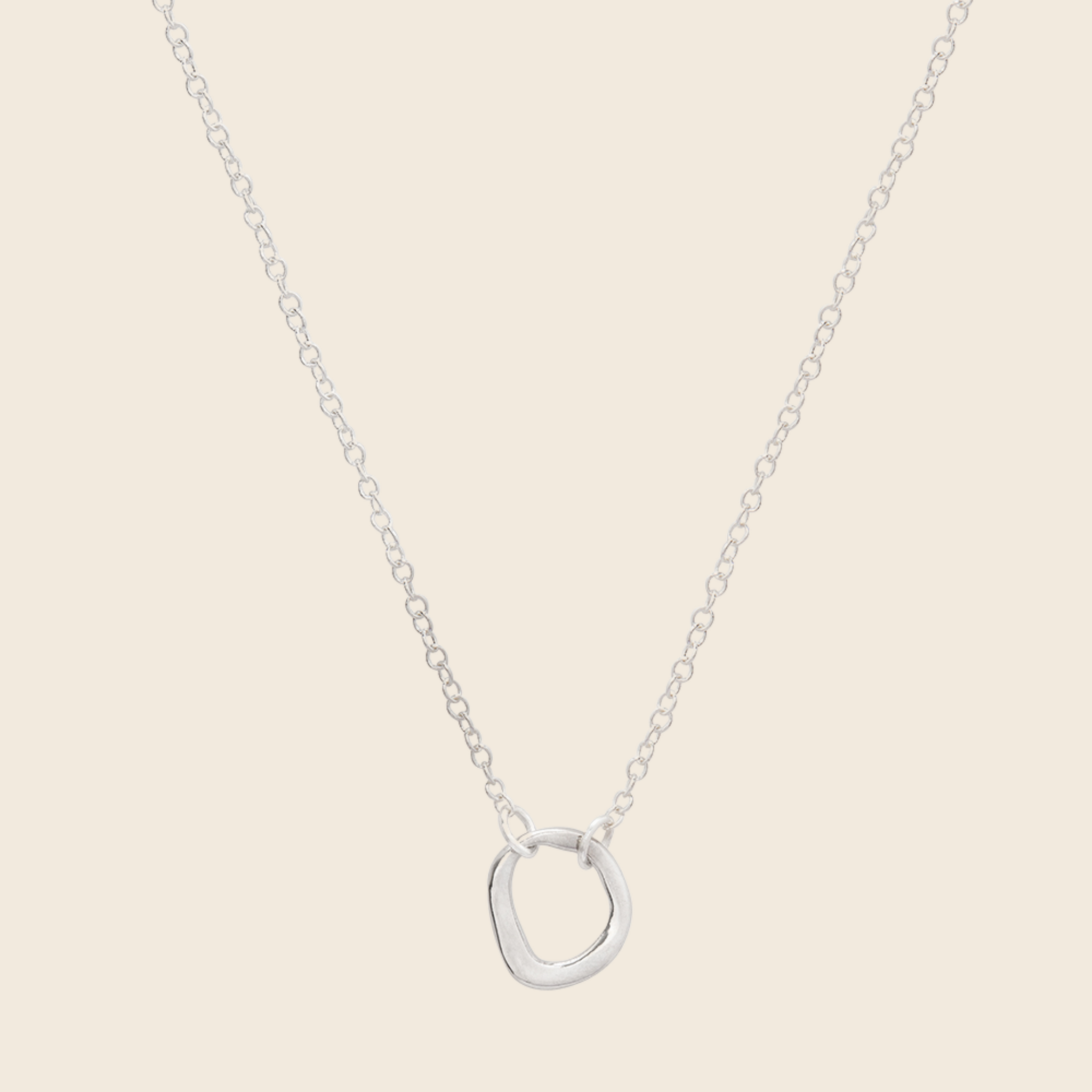 A Weathered Penny Sculptured Circle Necklace Silver