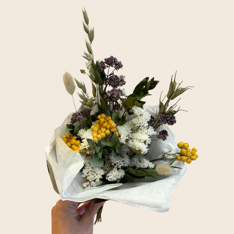 Seasonal Dried Flower Bouquet | Medium
